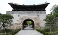 Hongji-Moon in Seoul, Korea.(This can also be specified as historic=city_gate.)