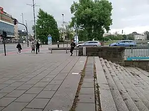 Location of a former railway and railway station without any traces whatsoever. Not mappable.