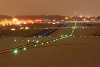Grüne Mittellinienfeuer Taxiway
