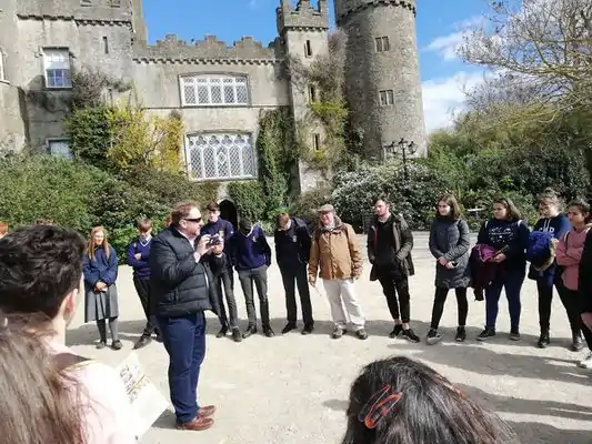Ciaran Stauton explica a técnica para todos os participantes