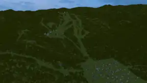 Местность с лесистыми горами недалеко от города Южно-Сахалинск (остров Сахалин).