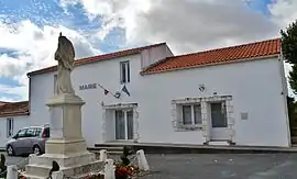 The town hall in Sainte-Radégonde-des-Noyers