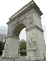 Washington Square Arch (1895-1918), New York City: architectural ornament and Washington statues