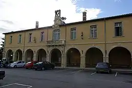 The town hall in Aignan