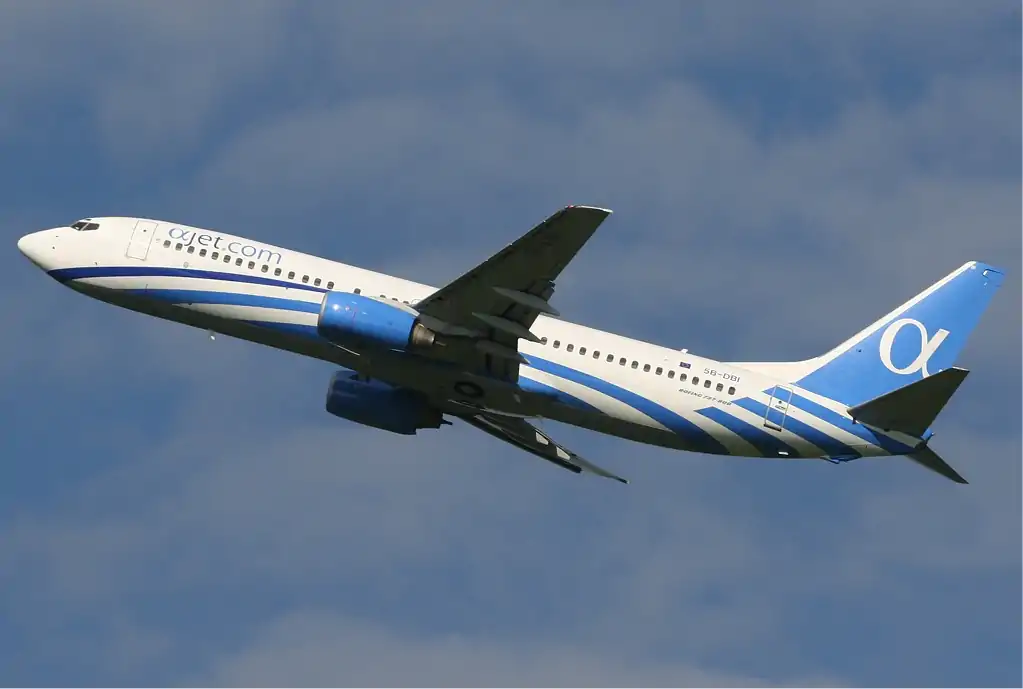 Ajet_Boeing_737-800_Spijkers