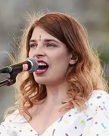 Katarzia performing in July 2016