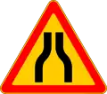 Road narrows on both sides(for road works)