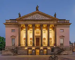 The Berlin State Opera on Unter den Lindencode: deu promoted to code: de