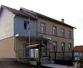 The town hall and school in Bonvillet
