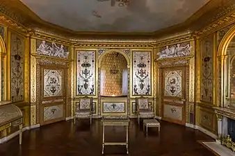 French 18th century Neoclassical grotesque decor at Chateau de Fontainebleau; this would probably have been described as arabesque by its makers