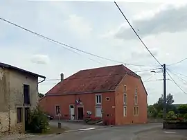 The town hall in Bousseraucourt