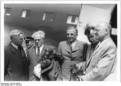 Pavlenko (right) with fellow Soviet writers in 1950.