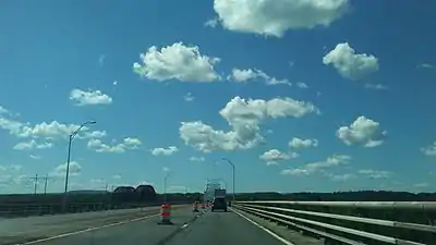 The view from about .mw-parser-output .frac{white-space:nowrap}.mw-parser-output .frac .num,.mw-parser-output .frac .den{font-size:80%;line-height:0;vertical-align:super}.mw-parser-output .frac .den{vertical-align:sub}.mw-parser-output .sr-only{border:0;clip:rect(0,0,0,0);clip-path:polygon(0px 0px,0px 0px,0px 0px);height:1px;margin:-1px;overflow:hidden;padding:0;position:absolute;width:1px}1⁄2 a mile away