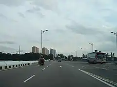 Left-hand traffic on the Johor–Singapore Causeway in Malaysia–Singapore border