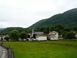 The village of Cazarilh