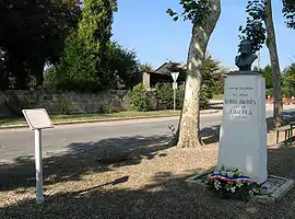 Monument to a dead soldier, the son of French politician Jean Jaurès