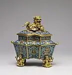 Cloisonné box; 18th century; cloisonné enamels on copper with gilt bronze; 20.5 × 19.8&nbsp;cm; Walters Art Museum (Baltimore, Maryland, USA)