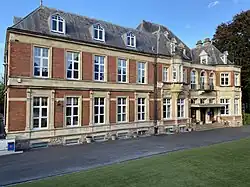 This is a picture of Clifton High's Main Building taken in 2022.