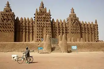 The Great Mosque of Djenné (Djenné, Mali), an icon for the Sudano-Sahelian architecture, originally built in the 13th-14th centuries, rebuilt in 1907, adobe