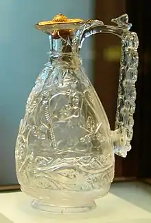 Fatimid ewer in carved rock crystal (clear quartz) with gold lid, c. 1000.
