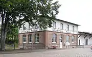Radebeul Ost station: old goods shed; head building; goods hall to the right