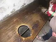 Garderobe seat openings
