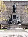 Memorial to William Ewart Gladstone, by Thomas Brock(1904; Grade II)