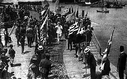 Greek and American troops landing at Bandirma (Panormos).