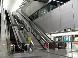 Kowloon station, Tung Chung line platform