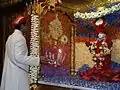 Acharya Maharajshree Koshalendraprasad Pande performing Aarti