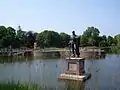 A statue of Lamoral stands in the middle of the old moat of Egmond aan den Hoef