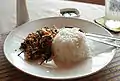 Steamed with basil-fried minced pork