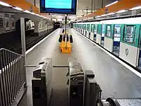 Line 12 platforms at Porte de Versailles