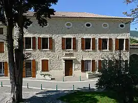 The town hall in La Coucourde