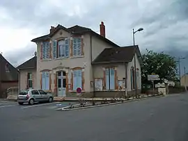 The town hall in Molles
