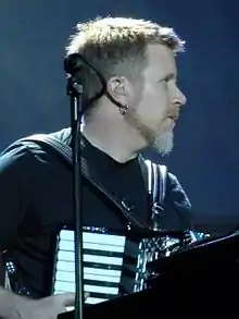 Matt on tour with Mark Knopfler at O2 World, Berlin in 2010