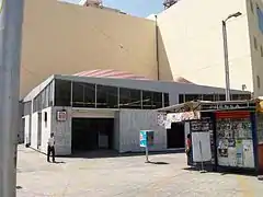 Entrance to the station in the corner of Avenida Chapultepec and Av. Niños Héroes