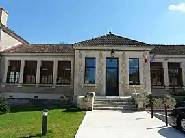 The town hall in Montagnac-la-Crempse