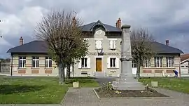 The town hall in Vrigny