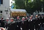 The Noodkist in procession