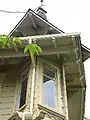 Overhanging eaves
