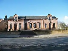 The town hall in Noyelles