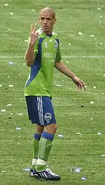 Osvaldo Alonso.