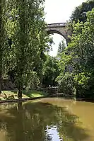 The so-called suicide bridge, 22 meters high, gives access to the island from the south side of the park.