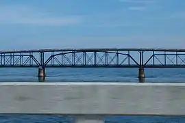 Parker deck-trussed span