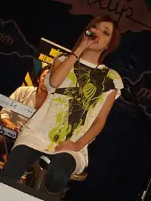 Paty Cantú (2016)