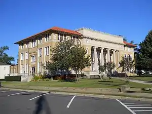 Pearl River County Courthouse in Poplarville
