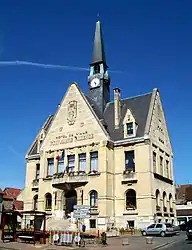 The town hall in Pont-Sainte-Maxence
