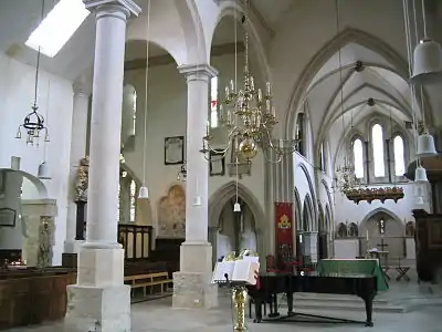 Image 23The interior of Portsmouth Cathedral (from Portal:Hampshire/Selected pictures)