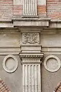 Doric capital at the Hôtel Potier-Laterrasse.